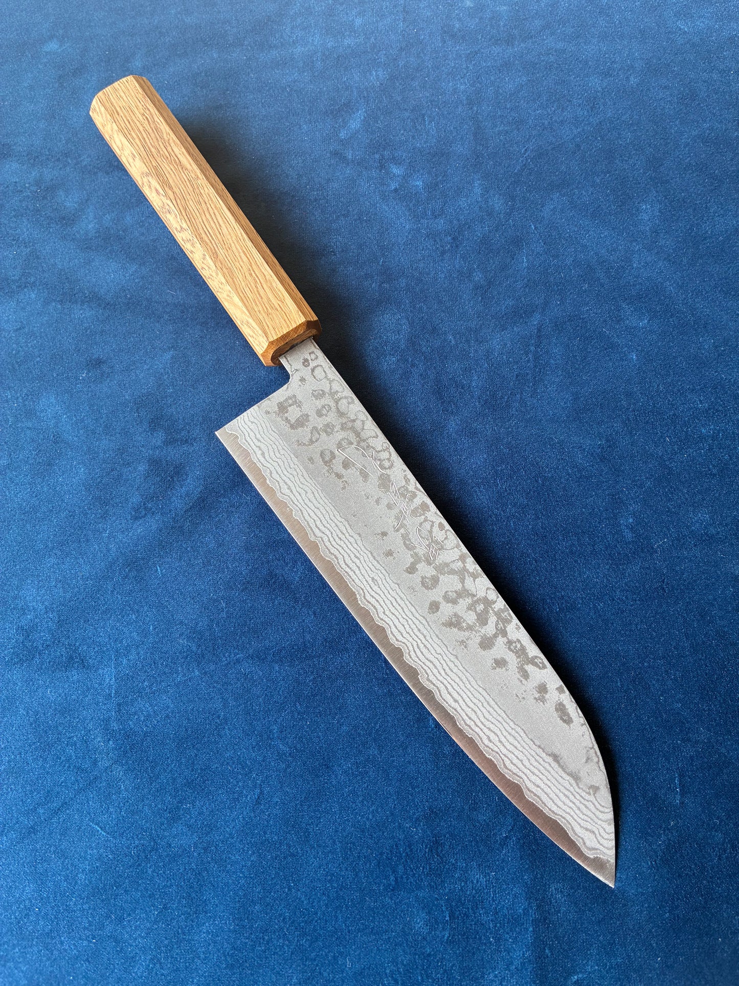 VG1 WA DAMASCUS GYUTO Roble