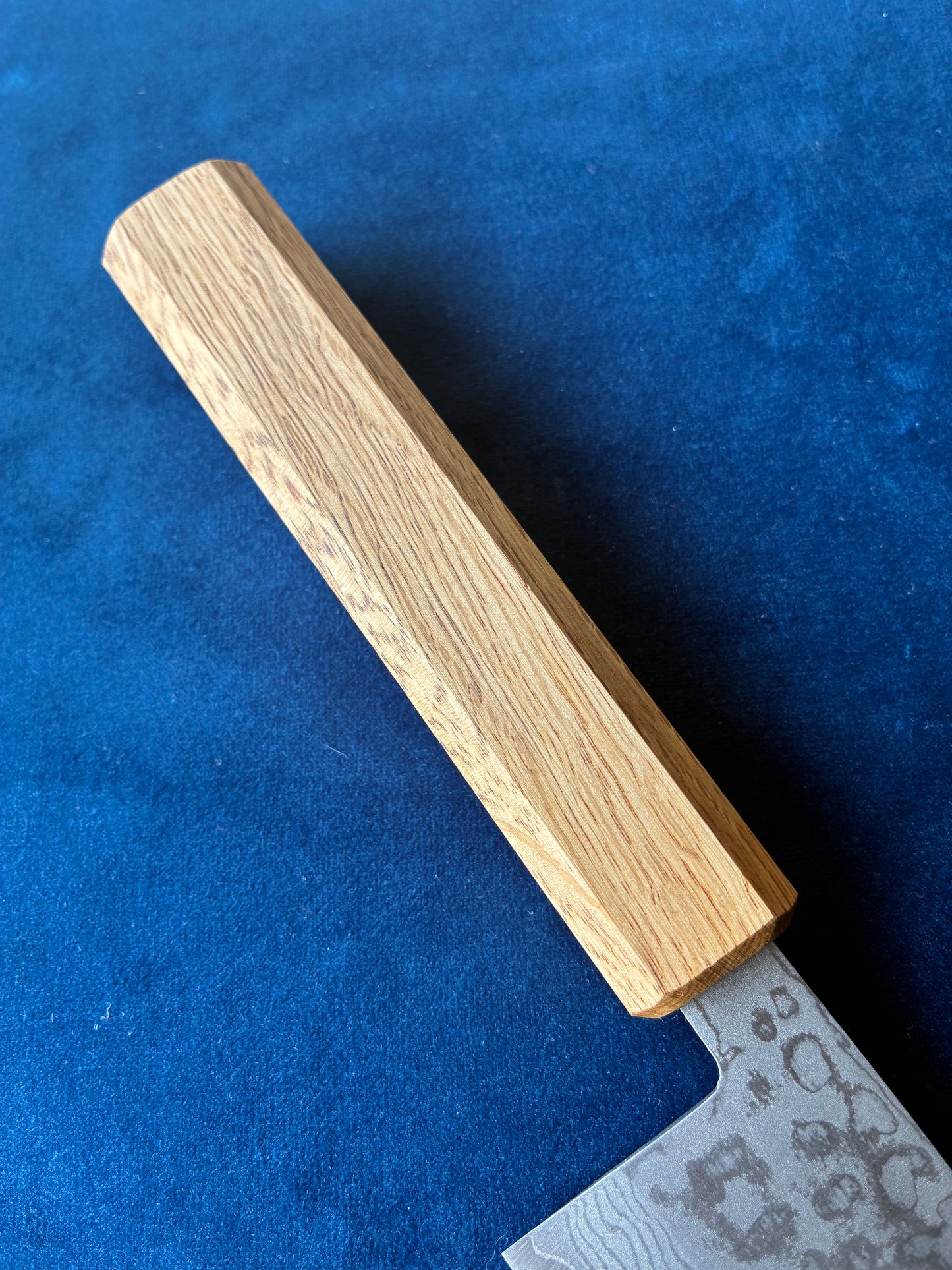VG1 WA DAMASCUS GYUTO Roble