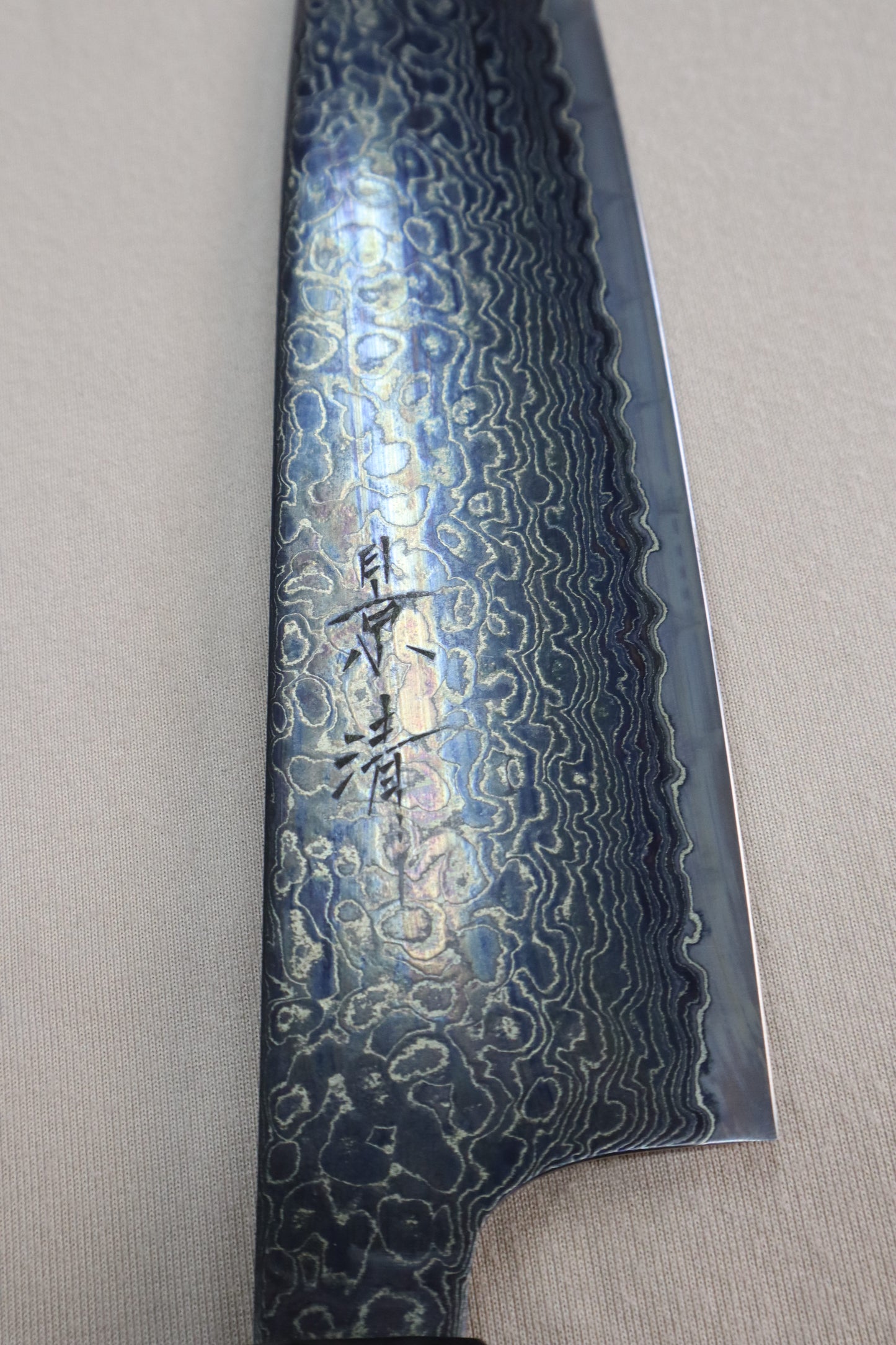ZA 18 KUROSOME DAMASCUS SANTOKU 180MM