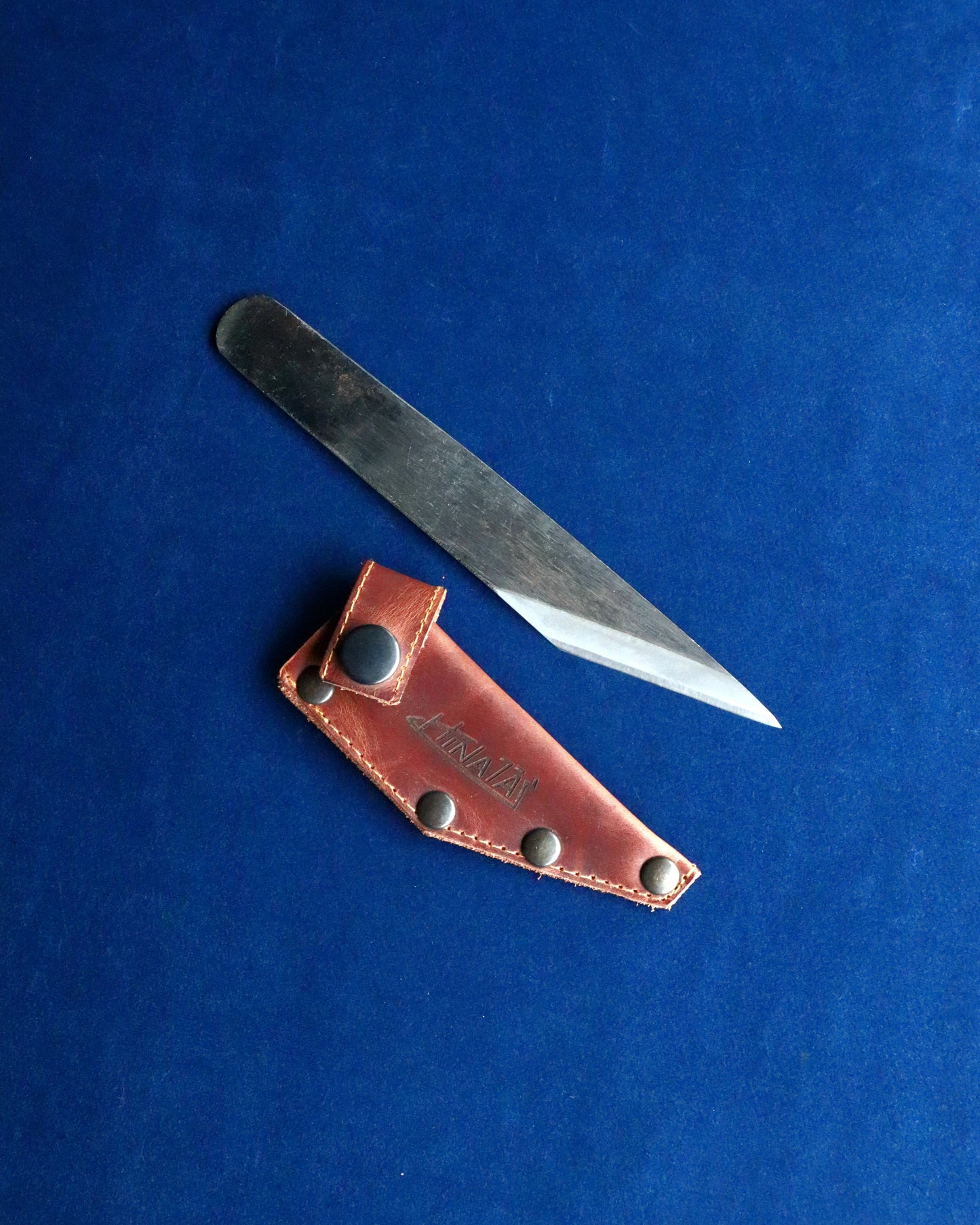 Kiridashi Kogatana Kuro con Saya