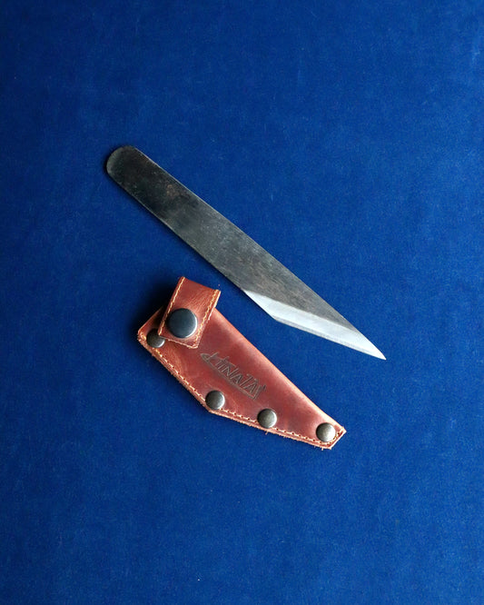 Kiridashi Kogatana Kuro con Saya