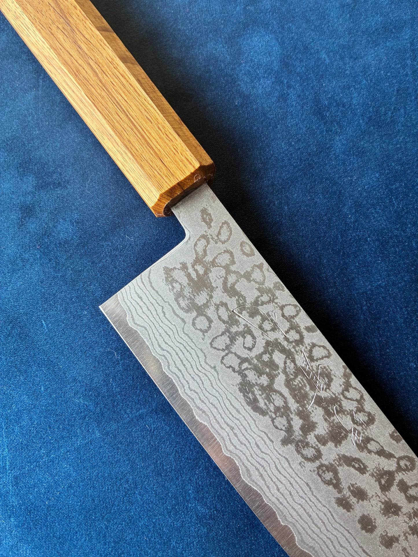 VG1 WA DAMASCUS SANTOKU ROBLE