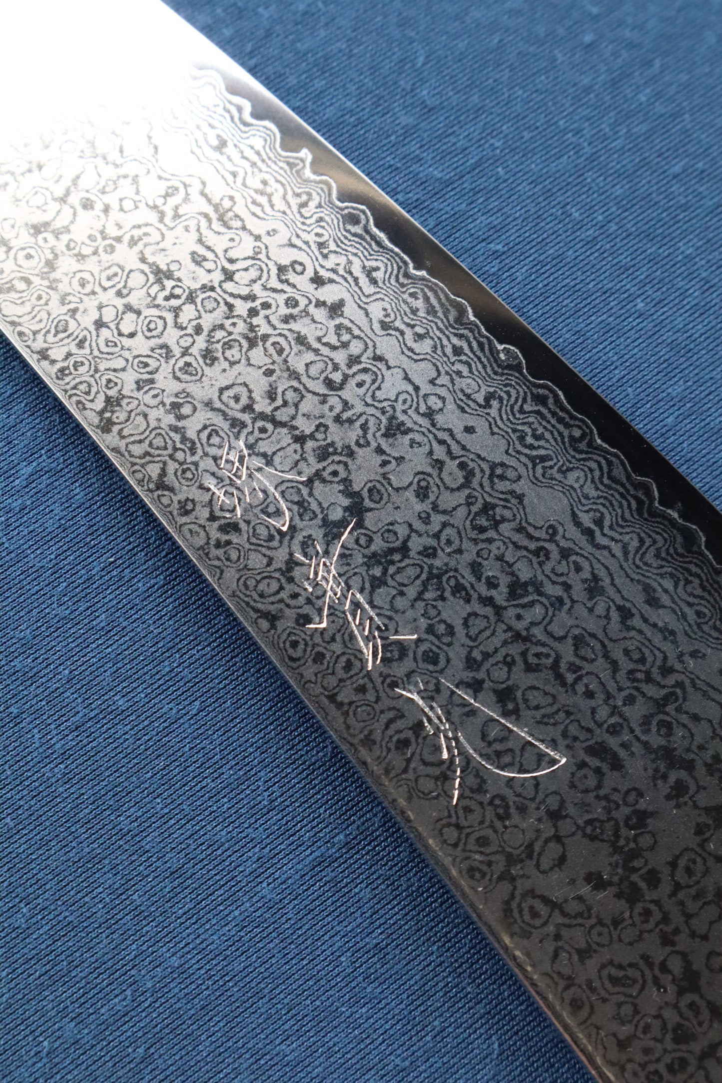 LOCO DAMASCUS GYUTO ZENKIRI